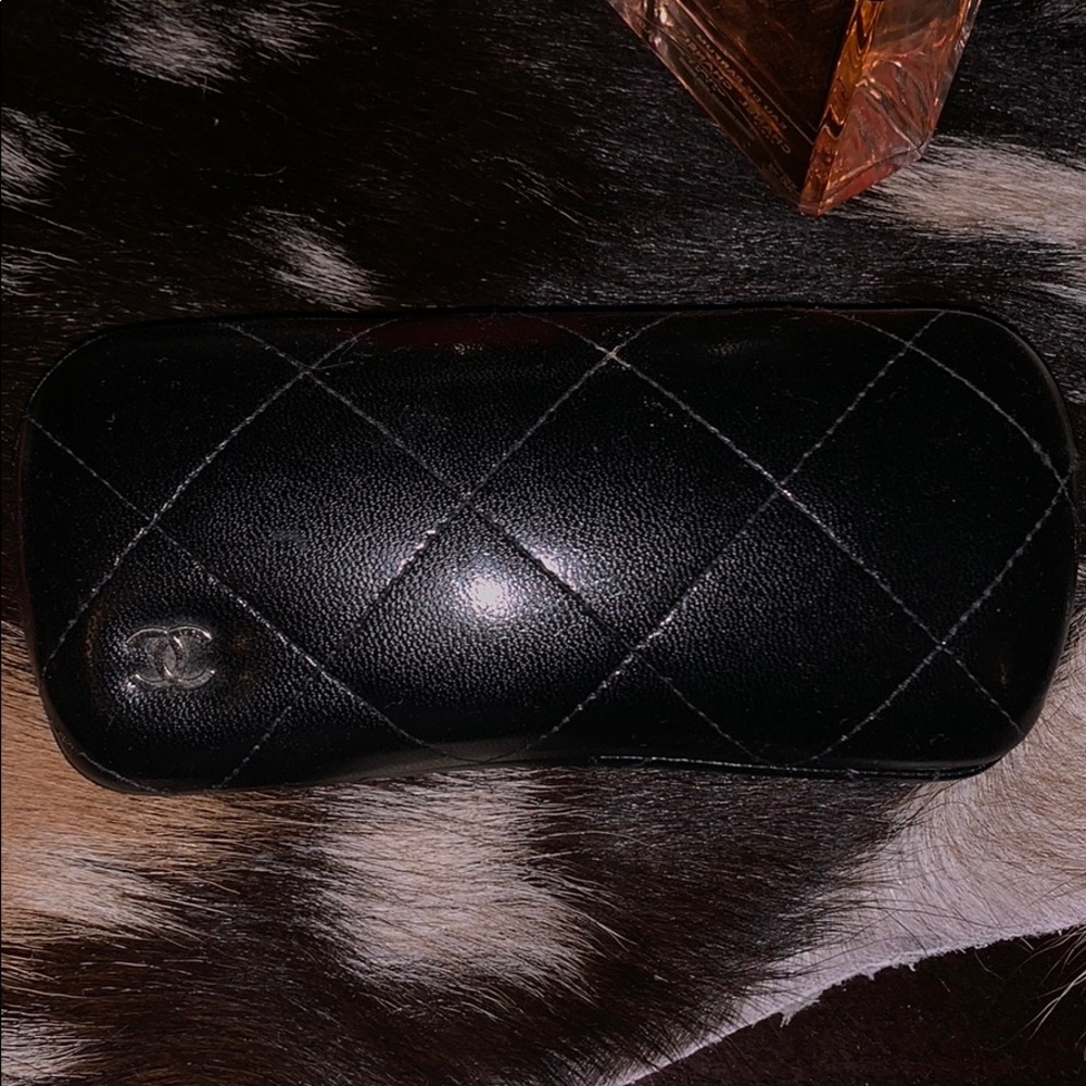 Chanel Frames - image 1
